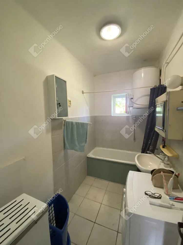 Nyúli családi ház eladó - 80 m2 - 2 szoba - garázs - 3354 m2 telek