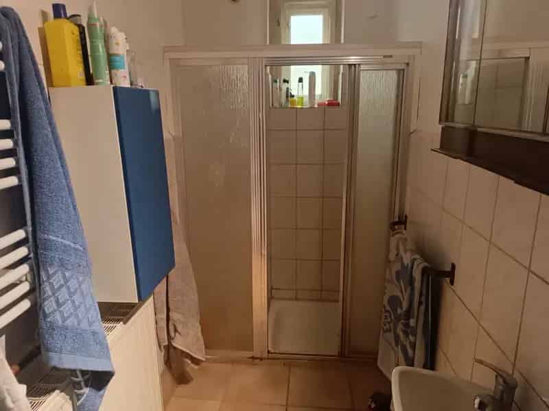 90 nm-es 2 szobás családi ház nagy telekkel eladó