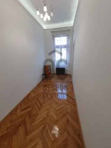 Felujitott 2 szobas lakás eladó Budapest VII keruletben