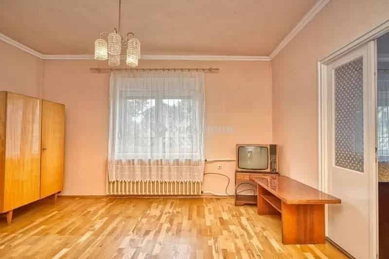 77 m2-es családi ház Vecsésen eladó