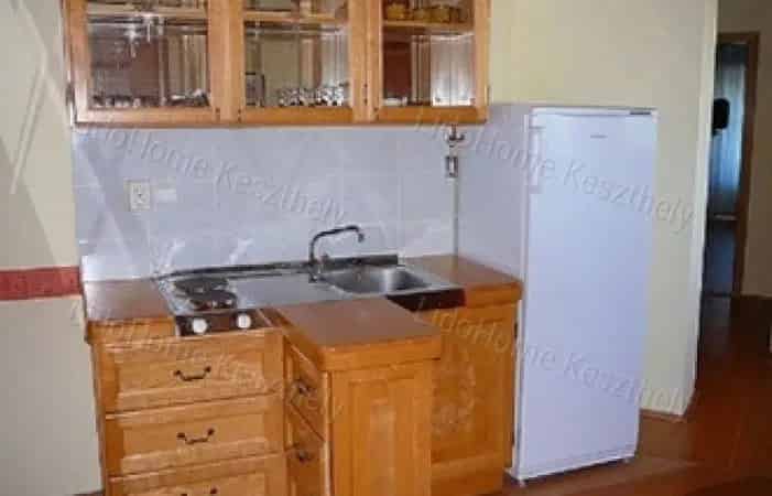 Gyenesdiás Apartmanház Eladó - 11 Apartman Medencével és Wellness-részleggel