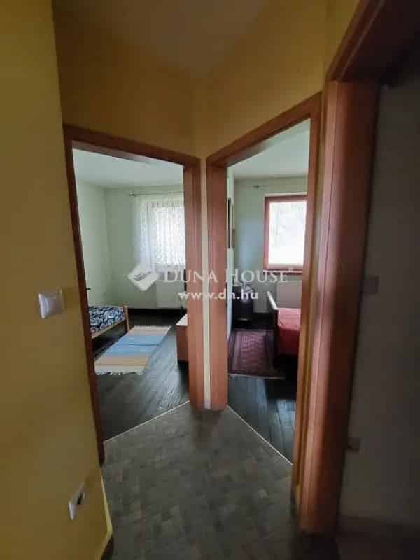 Luxus családi ház eladó Bonyhádon 300m2 1825m2 telekkel