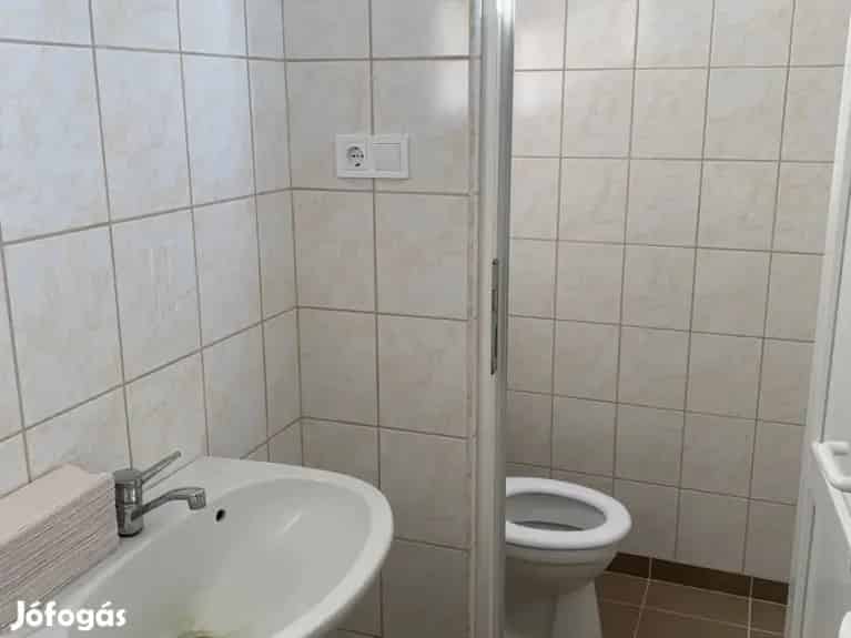 Uj epiteesu uzlethelyiseg kiado Hajduhadhaz