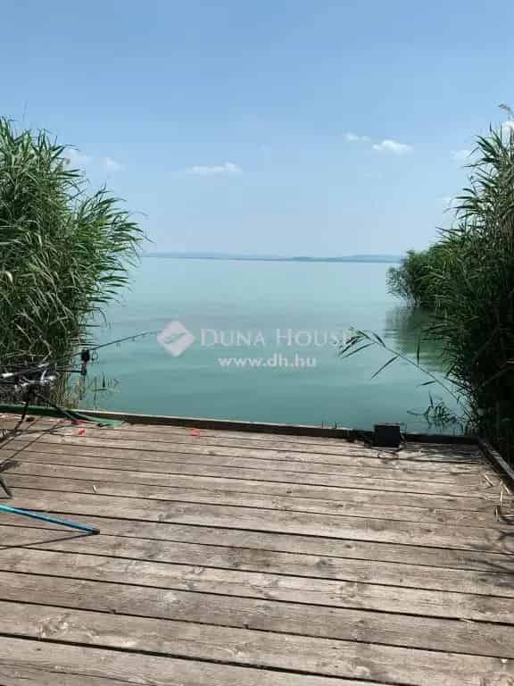 Balaton parti faház eladó stéggel