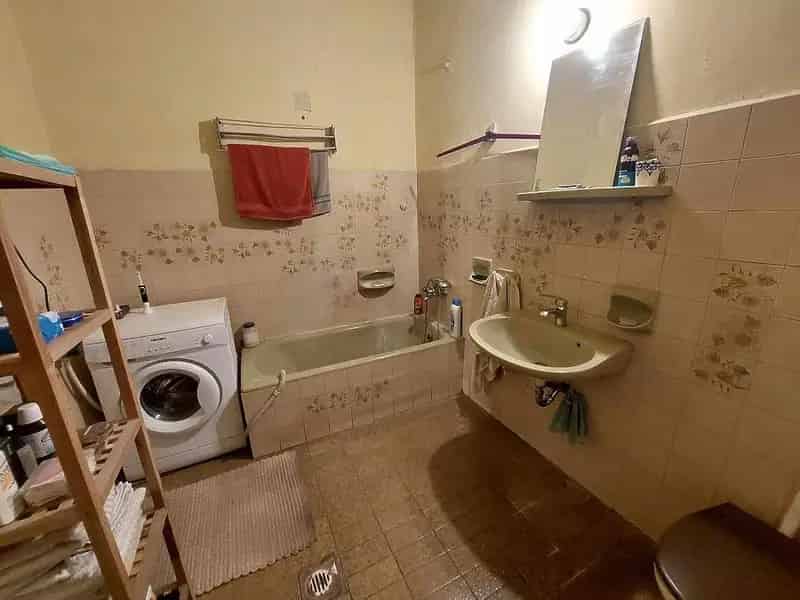 186 m2-es 6 szobás 2 generációs családi ház Újpest környékén