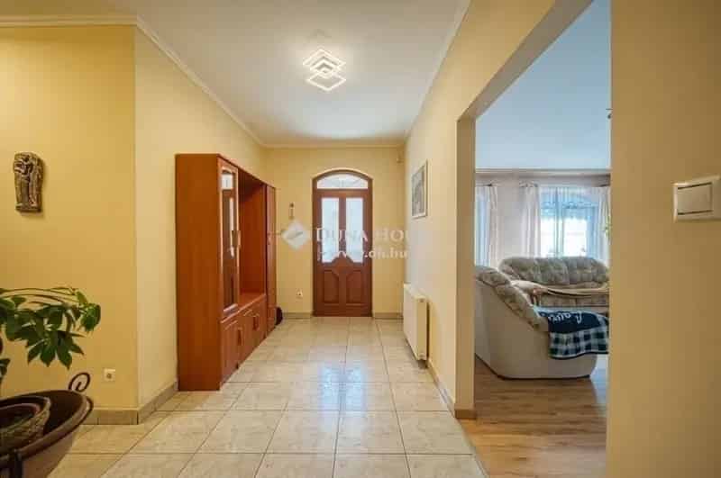 Monor 179 m2-es családi ház eladó 560 m2-es telken