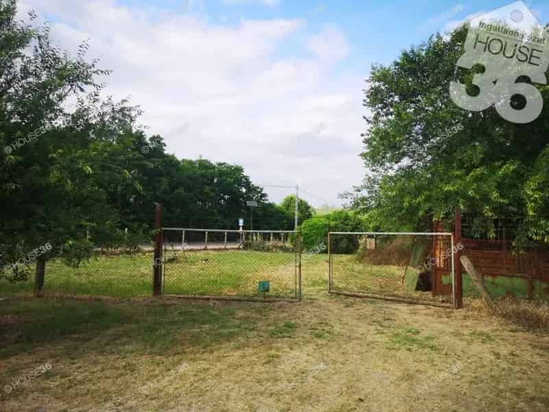 Lakitelek Telek Eladó 5951 m2 44-es főút