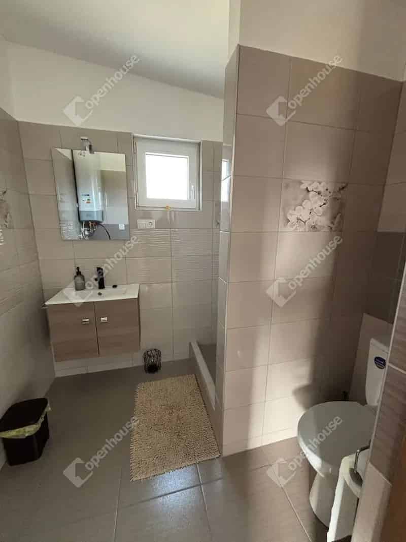 Győrújbarát Nyaraló Eladó - 27 5m² - 1236m² Telek - Gyümölcsös