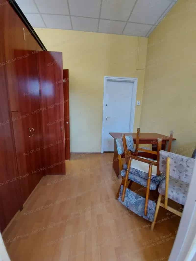 537 nm-es Üzleti Ingatlan Eladó Fegyvernekben