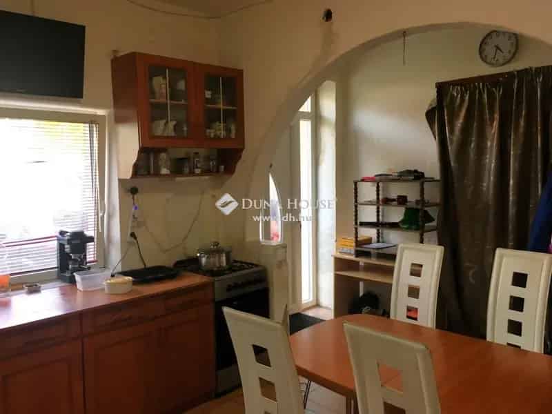 Két ház eladó Bakonynánán 2929 m2-es telken