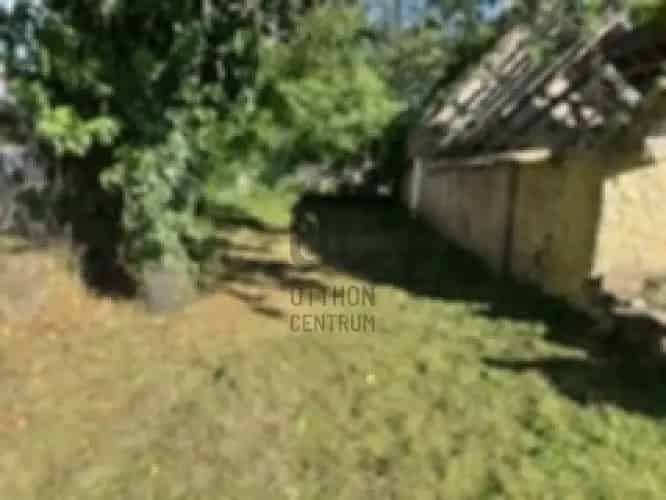 Balatonfüredi eladó telek gazdasági épülettel