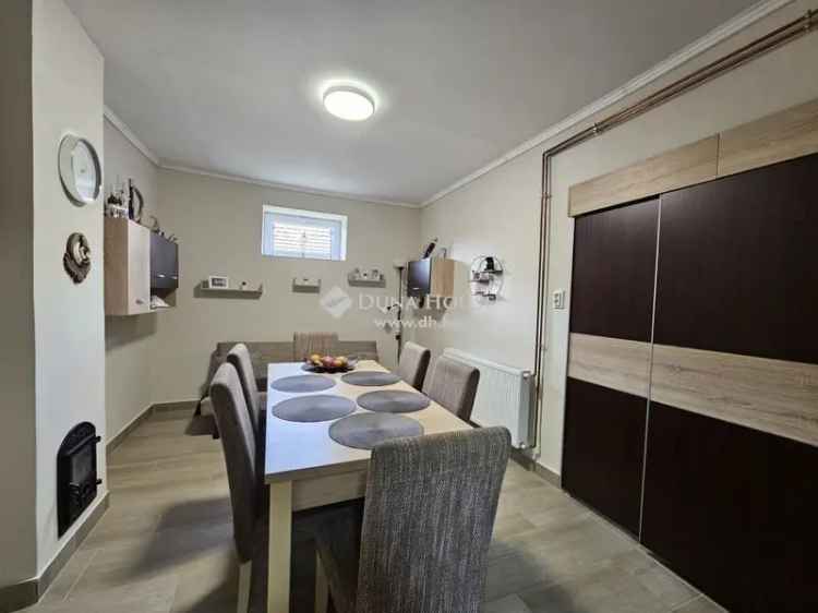 Felujitott Két Lakasos Családi Haz Nagytótfaluban