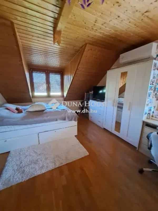 Pécs Újhegy 199nm-es 5 szobás családi ház eladó