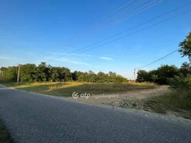 Nyíradonyi 1063 m2-es Saroktelek Eladó