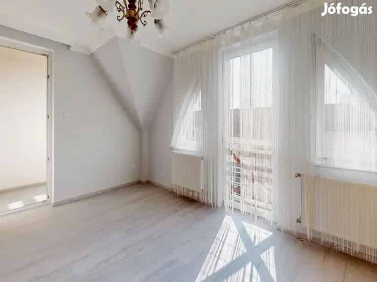 Hajdúszoboszló Fürdő közeli 3 szobás tégla lakás eladó