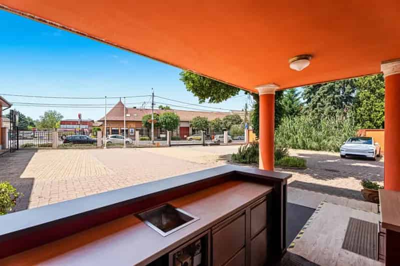 1000m2-es Ingatlan Kiadó Társasház Iroda Étterem Szórakozóhely