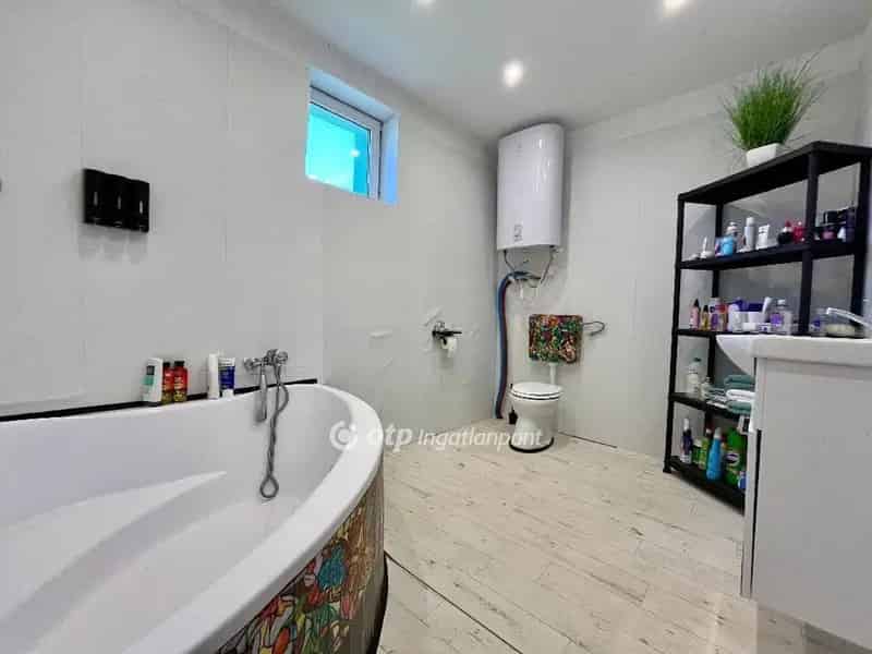 140 m2-es családi ház eladó Rohodon nagy telken