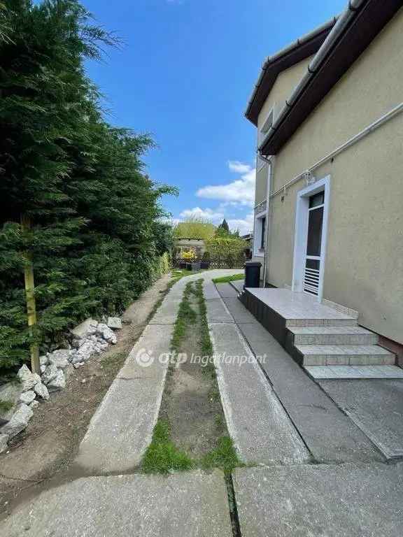 Miskolc Bulgárföld 262 nm-es családi ház 492 nm-es telken