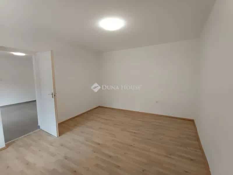 Ház Kiadó , Nagykátai járás, Közép-Magyarország