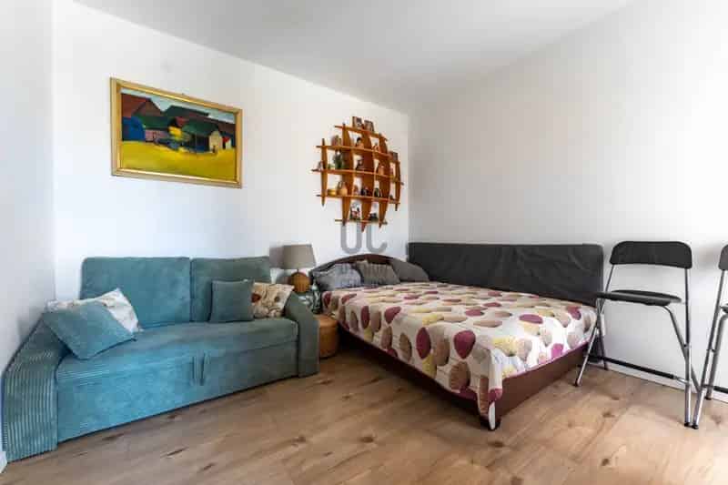 Balatoni lakás eladó saját stéggel és medencével