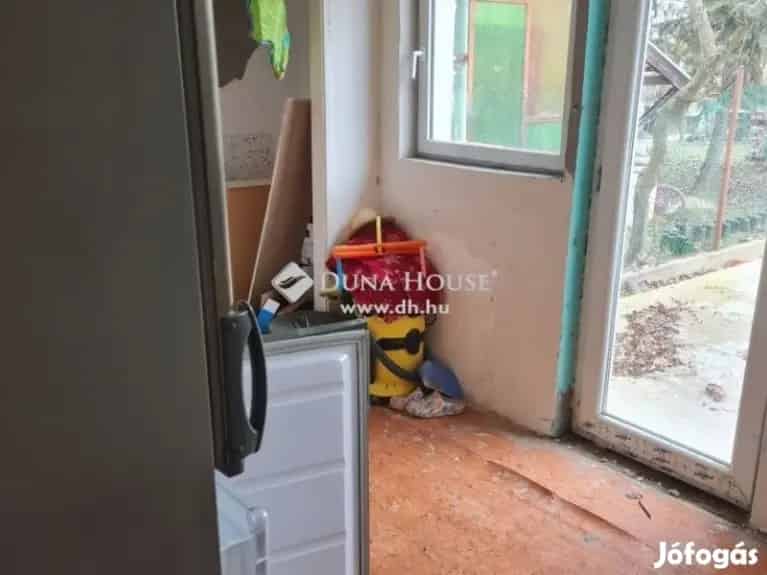 Dunaparti hétvégi ház eladó Kiskunlacházán