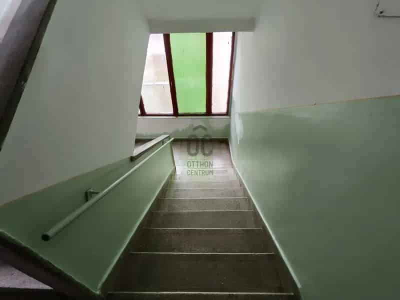 Várpalota Inota 64 m2 3 szobás erkélyes tégla lakás eladó