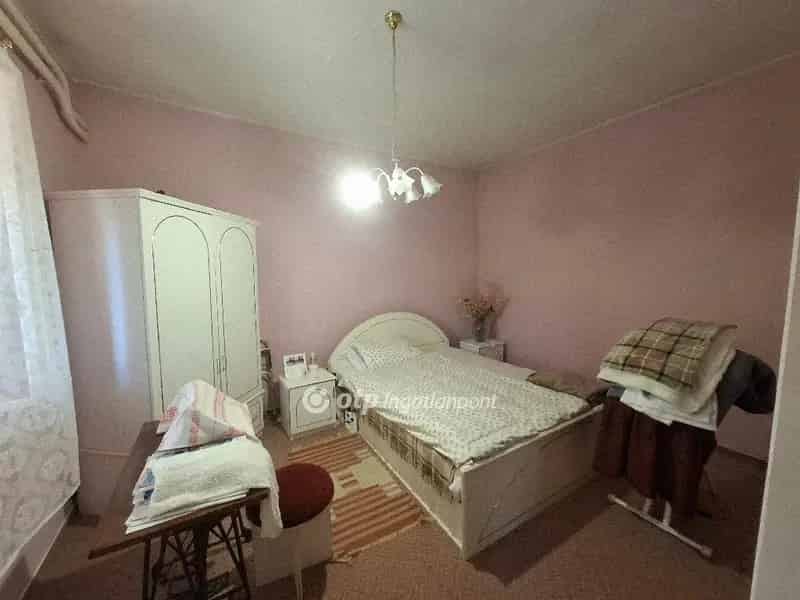 80 m2-es 3 szobás családi ház Verpeléten 1889 m2 telekkel eladó