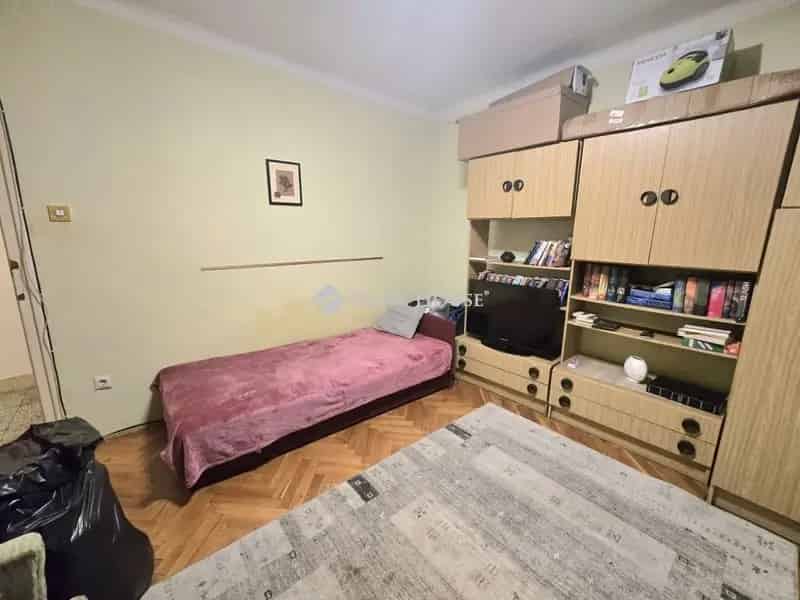 Pécs Athinay utca 2 szobás erkélyes lakás eladó