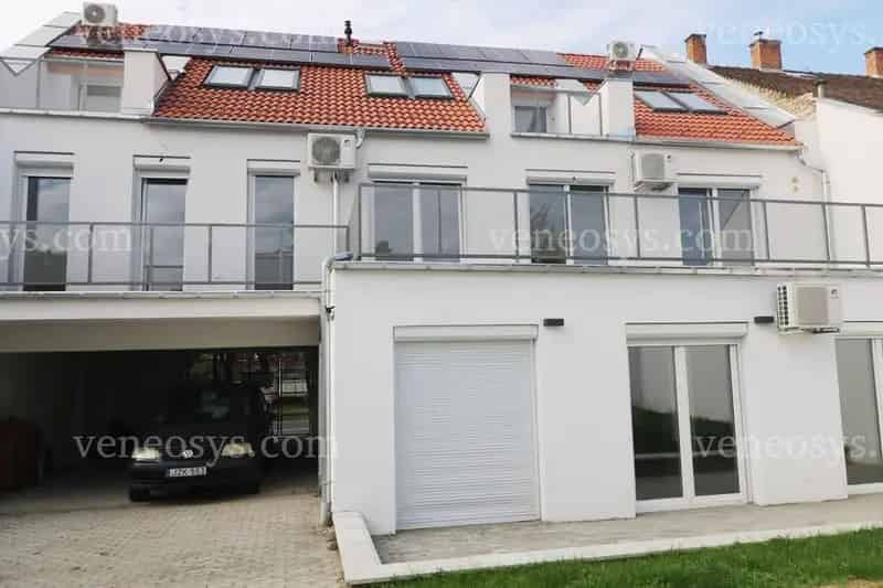 Ujepitesu Lakas Elado Egyetemvarosban 74m2 30m2 Terasz