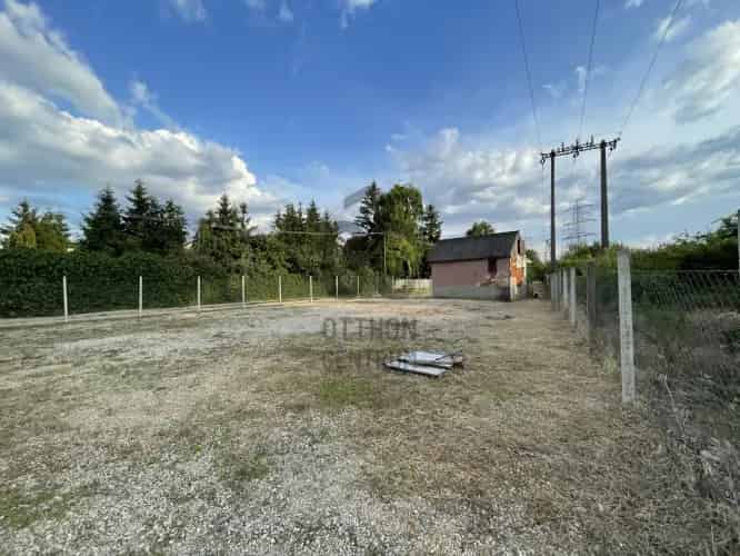 Győri eladó telek 871m² ipari park közelében