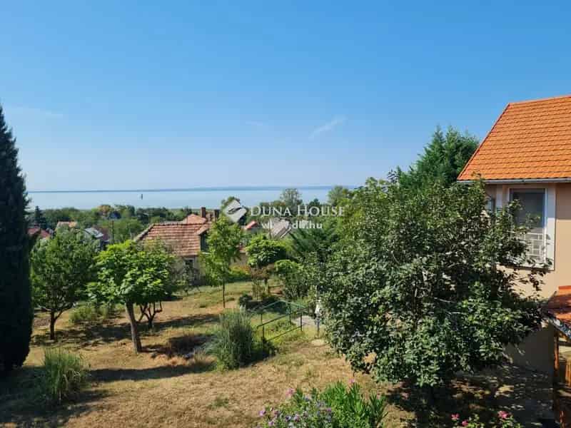 Badacsony Panorámás Ház Eladó - Egyedi Kialakítású Hétvégi Ház