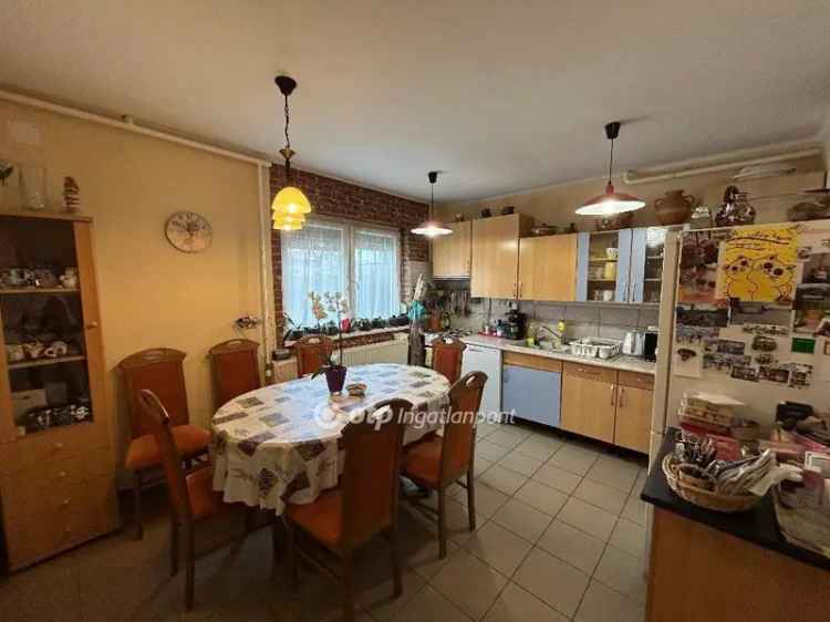 Tágas családi ház Debrecen Alsó Józsán eladó