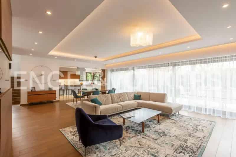 400m2-es Családi Ház XII Kerületben - Modern Kényelem és Tágas terek