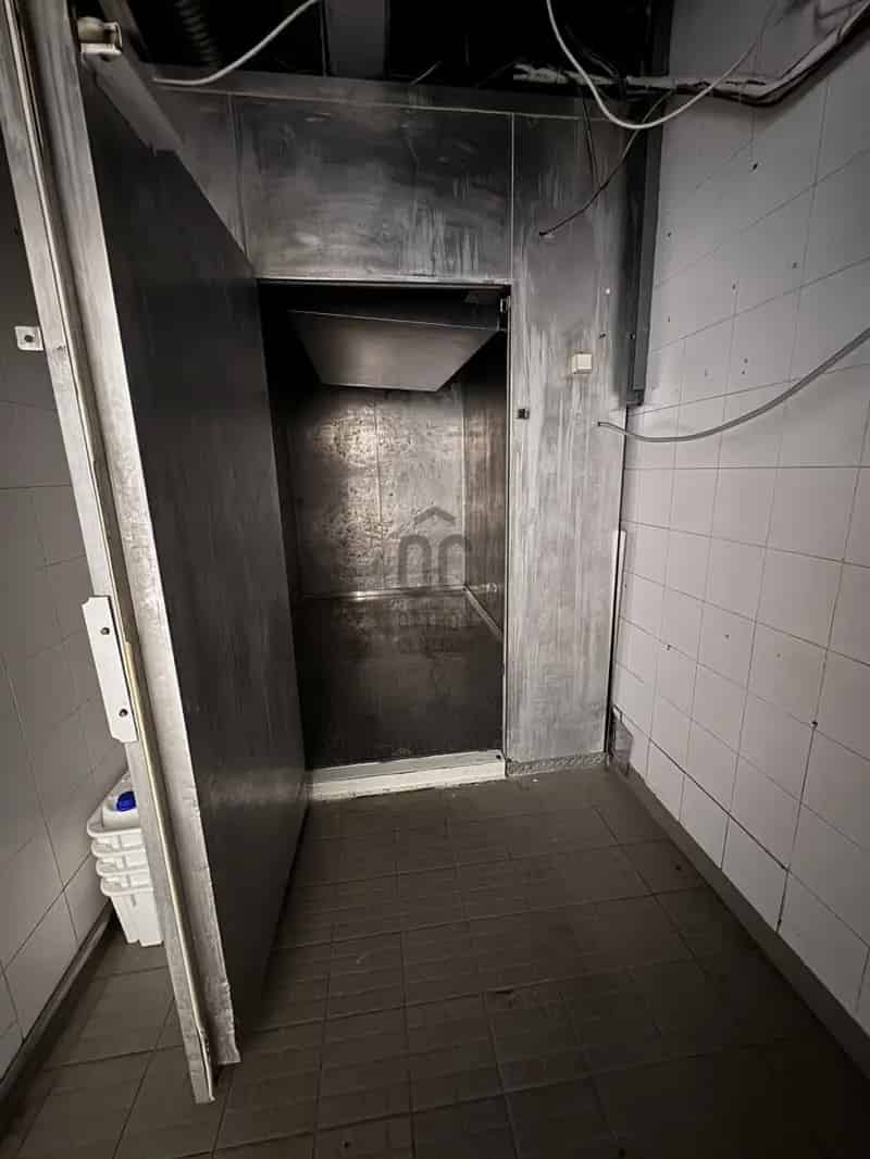 Üzleti célú Kiadó , Budapest, Közép-Magyarország