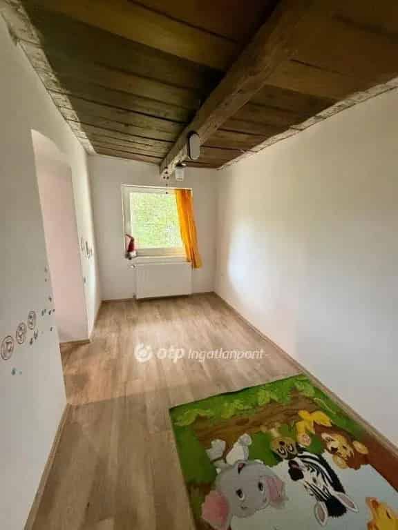 Felujitott családi ház Máriahalmon 34nm 40nm pince