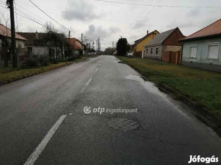Hatvani építési telek eladó 2060 nm