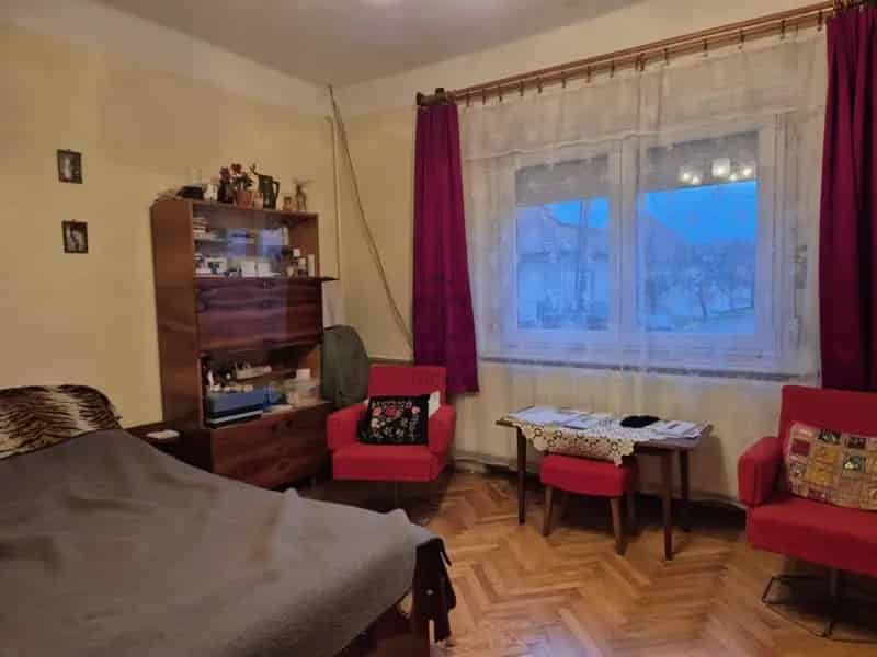 Kádár kocka eladó Szentlőrincen