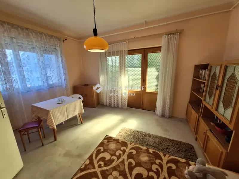 Balatonkenesei 4 szobás családi ház eladó - felújítandó