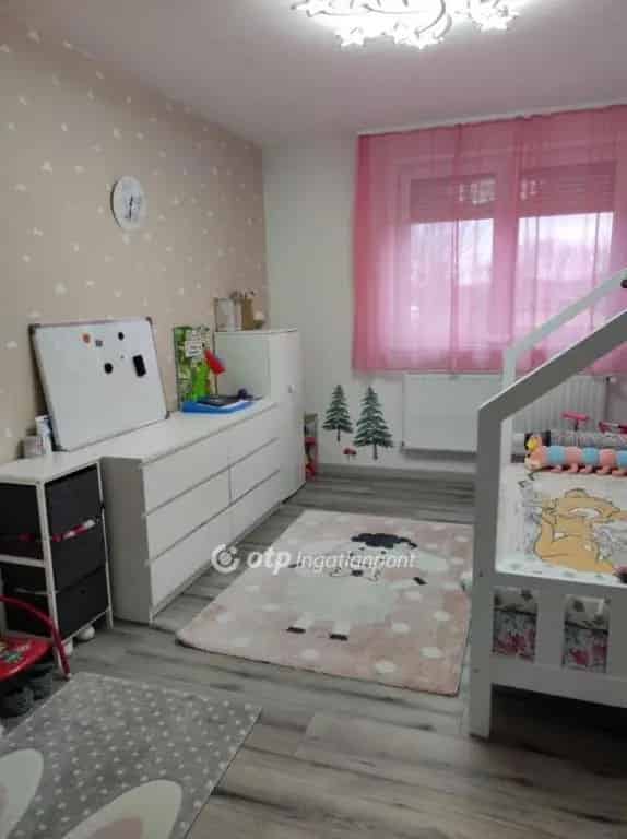 140 m2-es felujitott csaladhaz Hajduviden elado