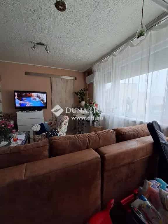 Szolnok belváros 2 szobás felújított lakás eladó