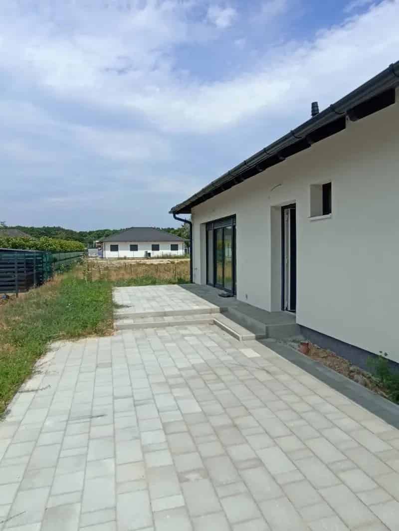 Erdoszeli ikerhaz 53m2 es es 70m2 es lakas elado