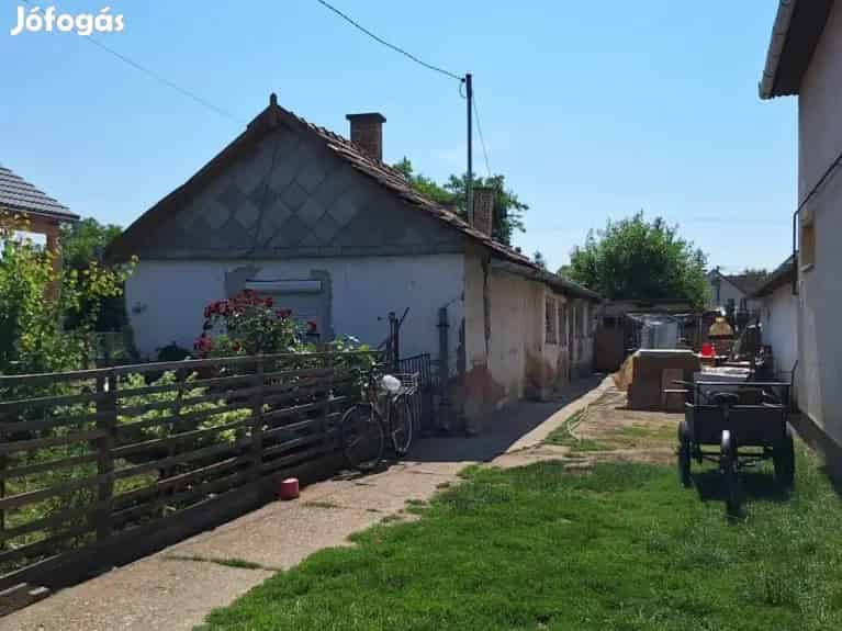 Hajduszoboszlo 360 nm-es telek kis haz elado