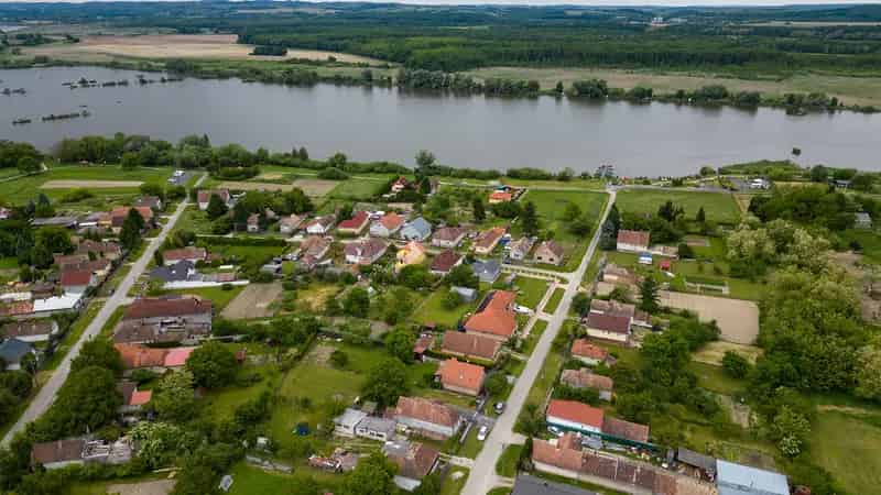 Családi ház eladó rendezett kis faluban
