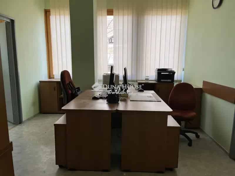 Szeged belvaros iroda elado 74m2 azonnal birtokba veheto