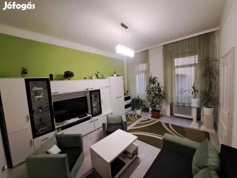 Szombathely 2 szobás lakás eladó - földszint, új tető, alacsony rezsi