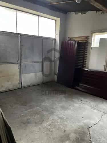 Berzencei családi ház eladó - 300m2, 2 lakás, üzlethelyiségek
