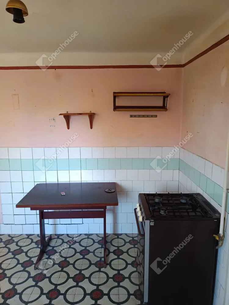Ácsi családi ház eladó 1065 nm-es telken