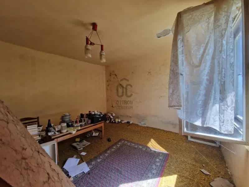 Felujítandó ház Petriventén 1910m2 telekkel