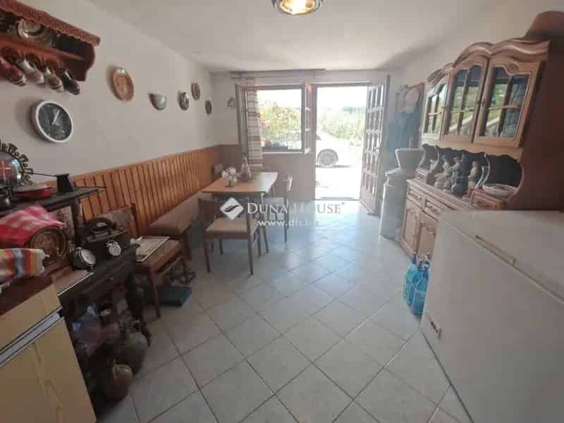 150nm-es 2 Lakásos Ház Cserszegtomajon 2157nm-es Telekkel