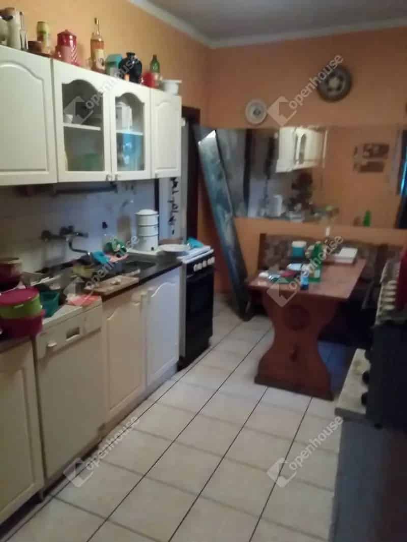 Várföldi családi ház eladó 2000 nm-es telken